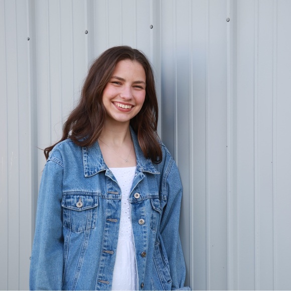 Meet your Posher, Sophia - Picture 2 of 3